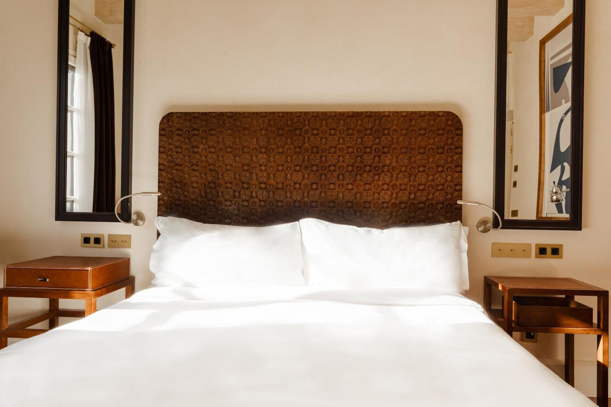 Do Placa Reial Powered By Sonder Барселона Номер фото A room at the hotel
