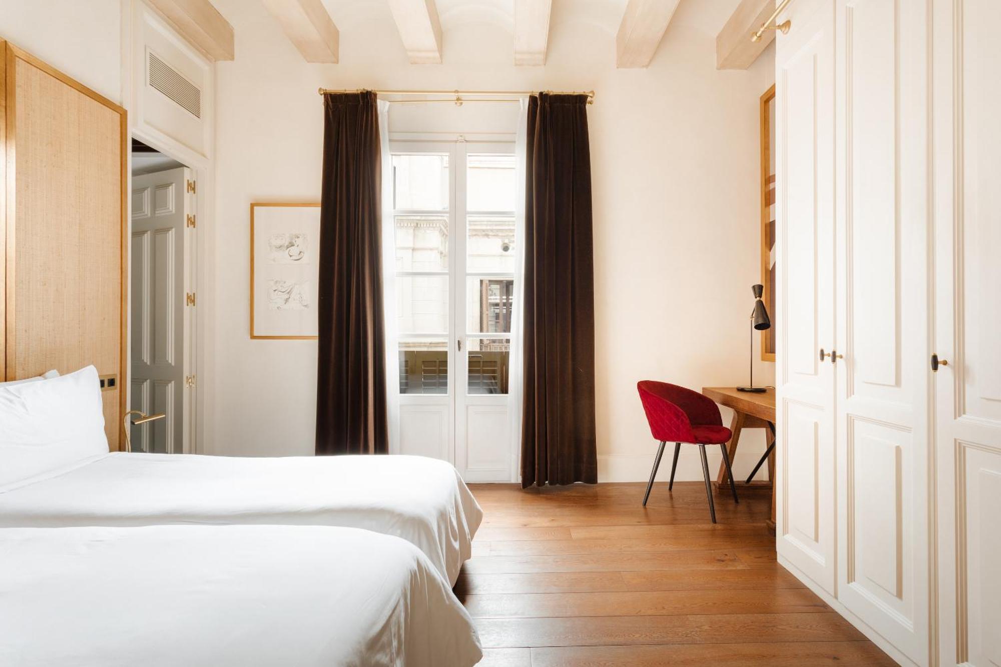 Do Placa Reial Powered By Sonder Барселона Номер фото A room at Hotel 1728