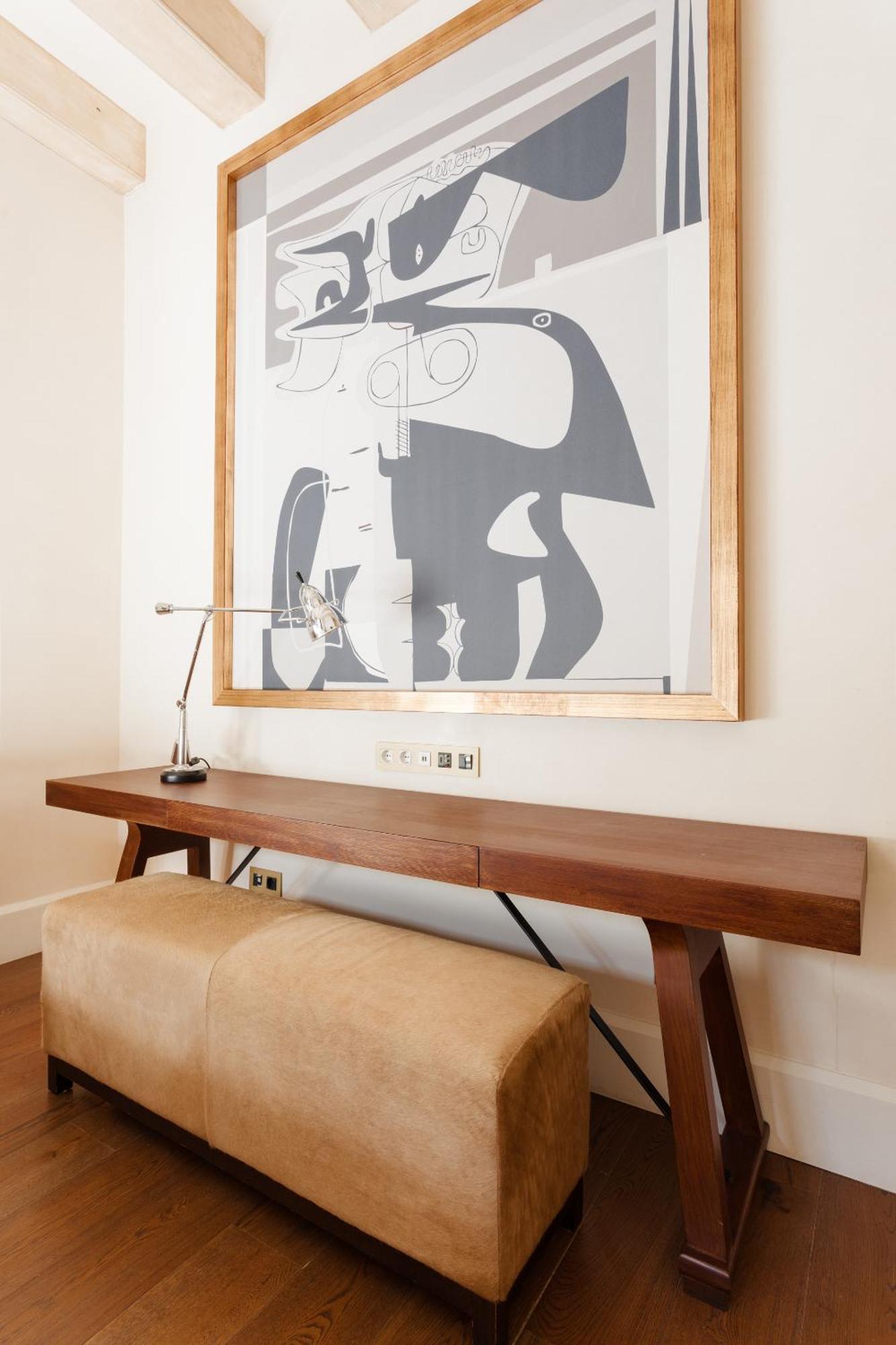 Do Placa Reial Powered By Sonder Барселона Номер фото A console table