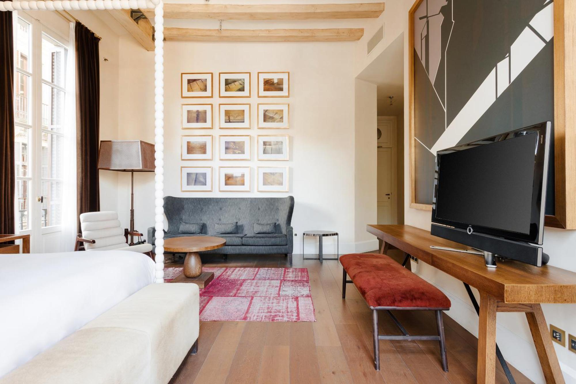 Do Placa Reial Powered By Sonder Барселона Номер фото A room at the Hotel Commonwealth