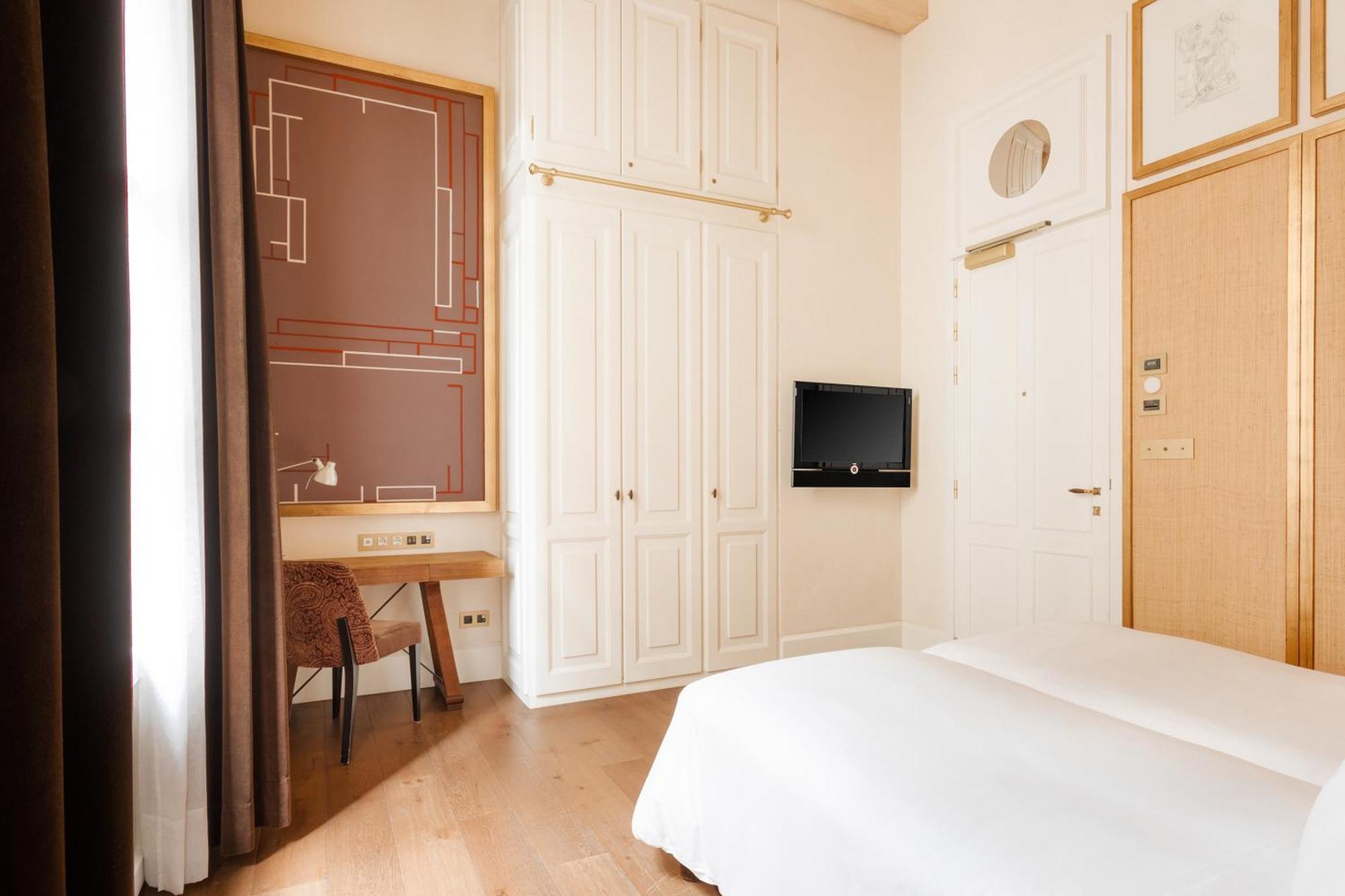 Do Placa Reial Powered By Sonder Барселона Номер фото A room at the hotel