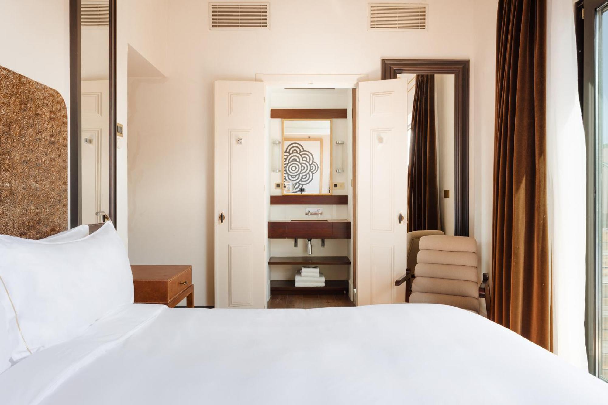 Do Placa Reial Powered By Sonder Барселона Номер фото A guest room at the hotel